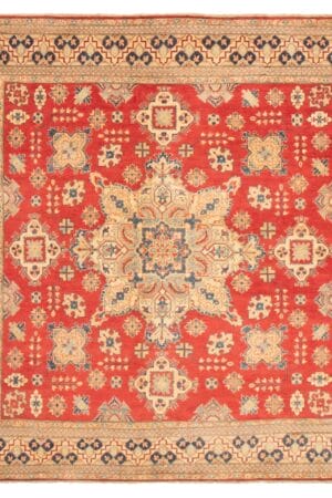 Een rood en blauw tapijt met een stijlvol ontwerp.