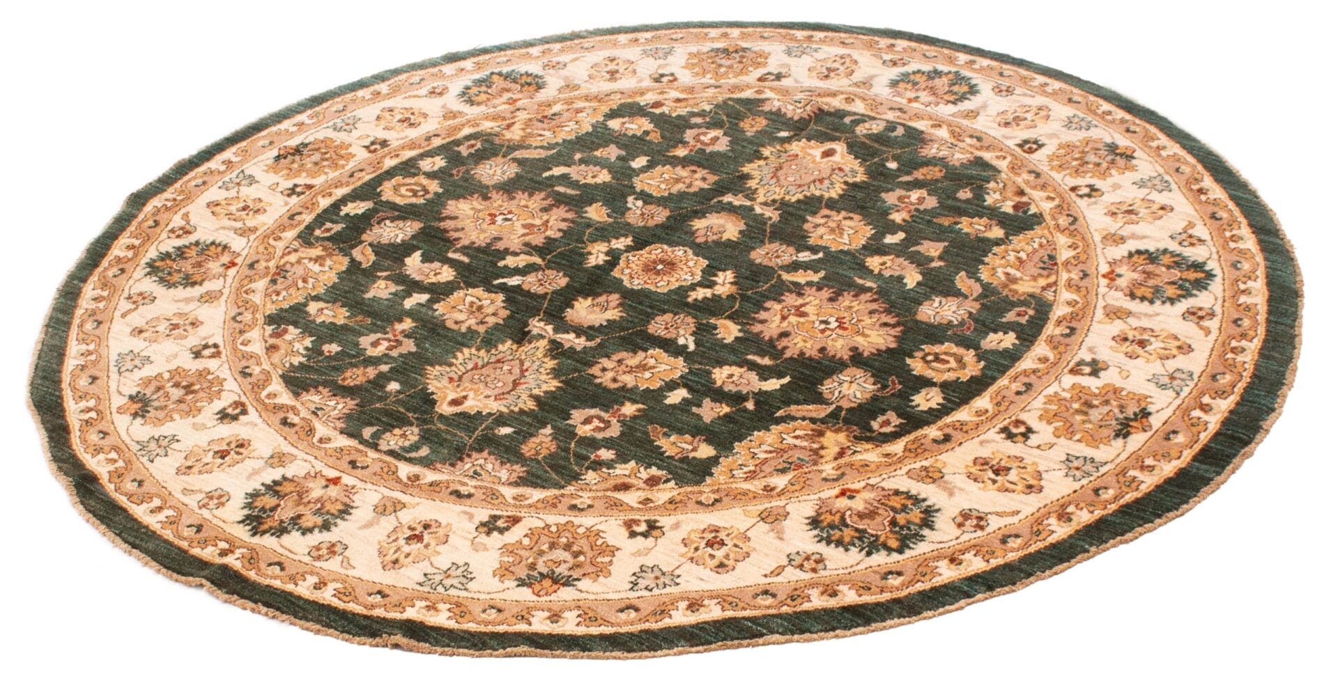 Een groen en beige rond vloerkleed met bloemmotieven