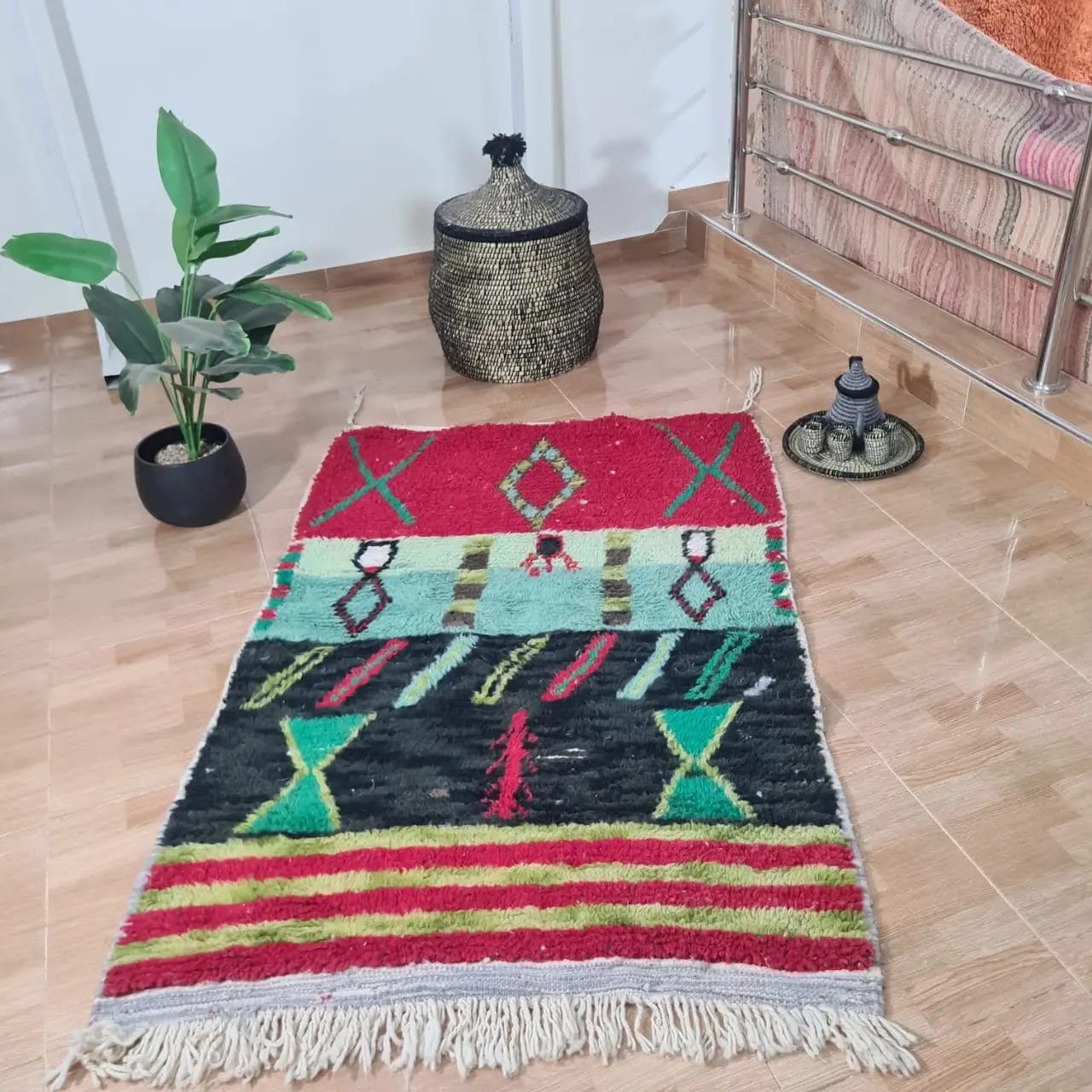 100% HANDGEMAAKT MAROKKAANS TAPIJT 150 -100 cm nr 98