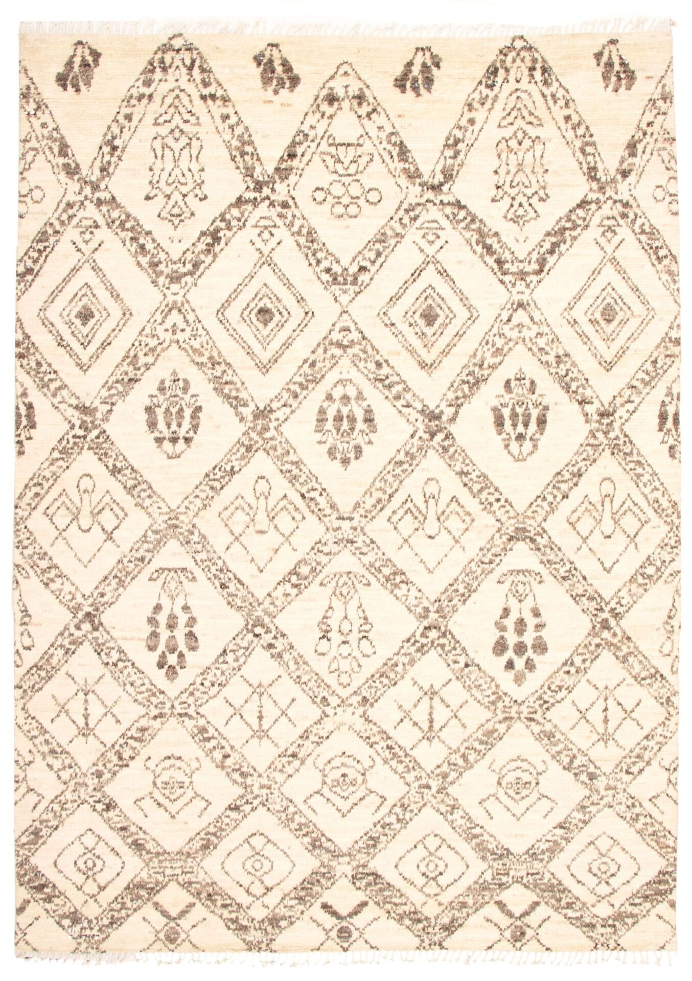 Het Pak Pak Fijnste Marrakech Handgeknoopt Wollen Vloerkleed, 295 x 406 cm, is een beige en bruin tapijt met een patroon van ruit- en geometrische motieven met symmetrische ontwerpen in elke ruit.