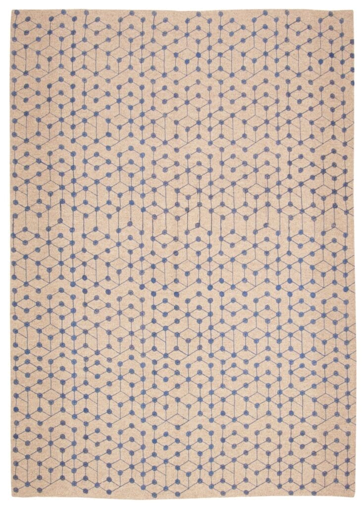 Een **Turkse Ankara FW platgeweven wollen kelim, 152 x 218 cm** met een herhalend geometrisch patroon van onderling verbonden zeshoeken en stippen in blauw, dat doet denken aan een traditioneel Turks Ankara-ontwerp.