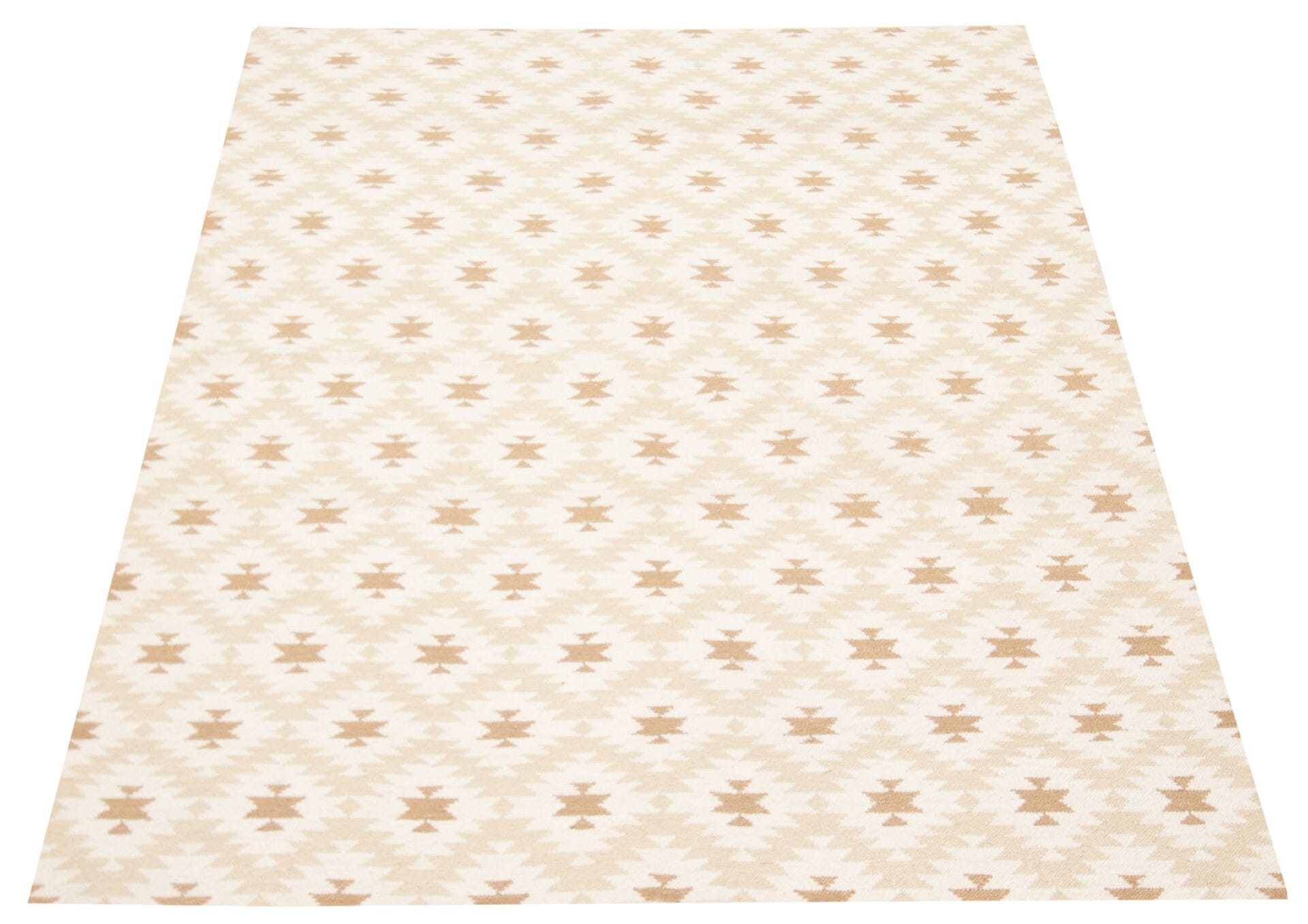 Een beige en wit vloerkleed met geometrische patronen versierd met diamant- en stervormen.