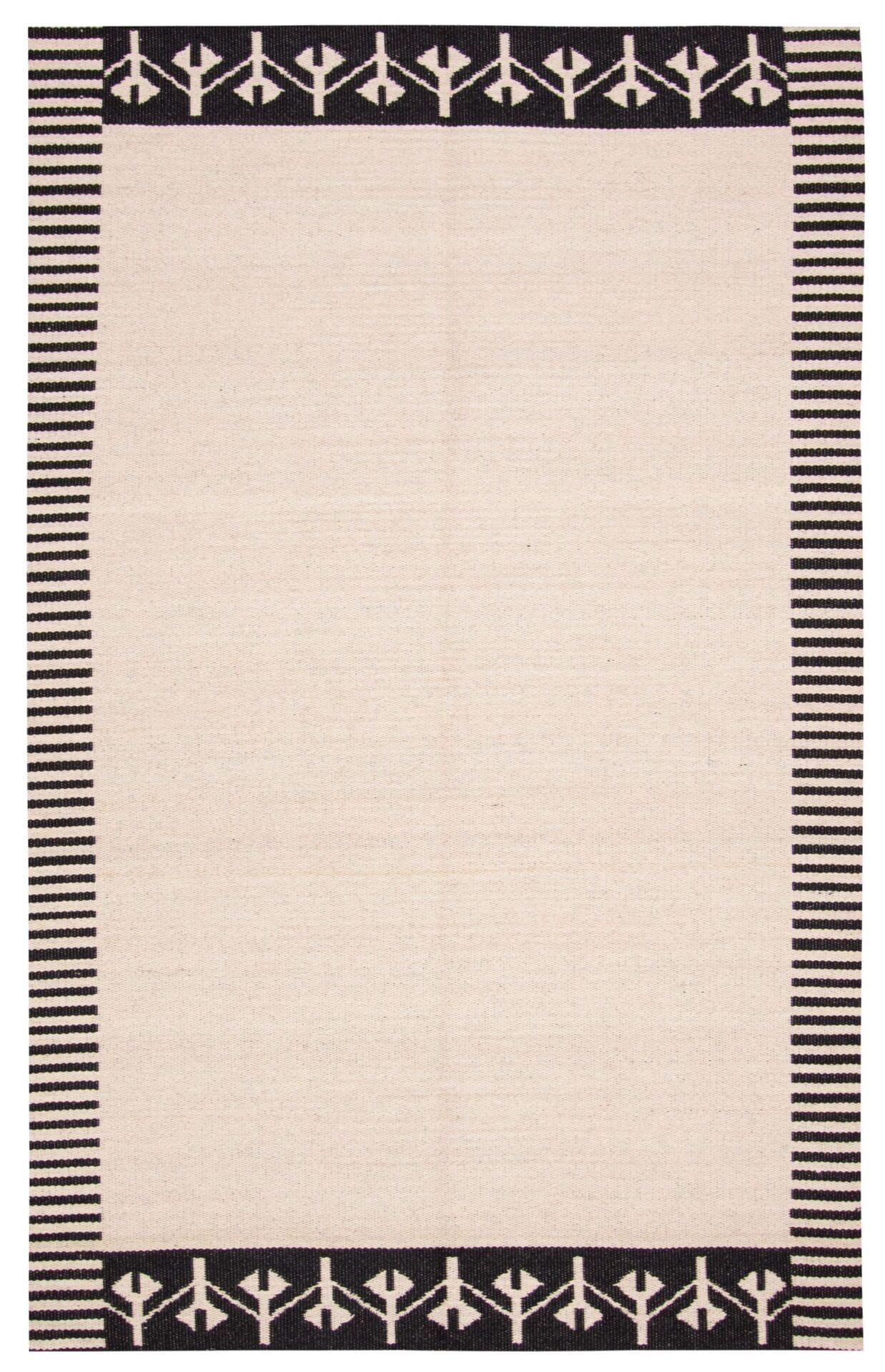 De Turkse Ankara FW plat geweven wollen kelim, met een afmeting van 152 x 244 cm, is een beige tapijt met zwarte randen, met geometrische patronen aan de korte zijden en verticale strepen aan de lange zijden.