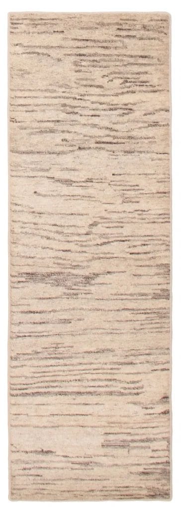 Het Indiase Tanger handgeknoopte wollen vloerkleed van 76 x 236 cm is een beige loper met horizontale strepen in verschillende bruintinten dat een vleugje elegantie in elke ruimte brengt.