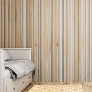 Een slaapkamer met houten muren en een geel tapijt.
