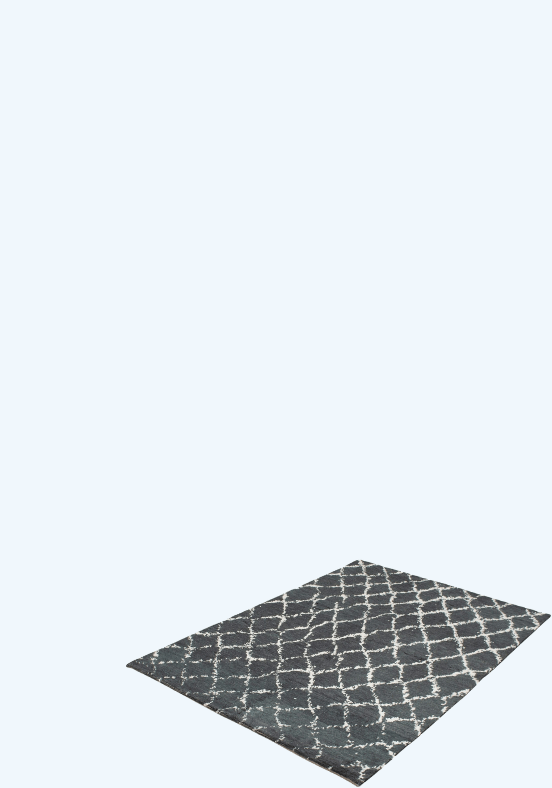 Een rechthoekig, donkergrijs vloerkleed met een kruisend wit lijnenpatroon op een lichtgrijze achtergrond past moeiteloos bij elk menu met stijlvolle vloerkleden.